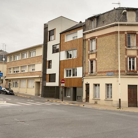 Appartement au pied de la cathédrale Reims Esterno foto