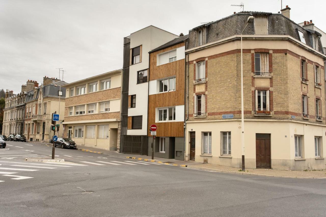 Appartement au pied de la cathédrale Reims Esterno foto